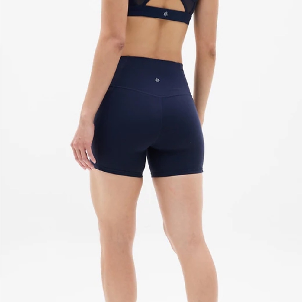 Athleta Interval Stash 5” High Rise Shorts